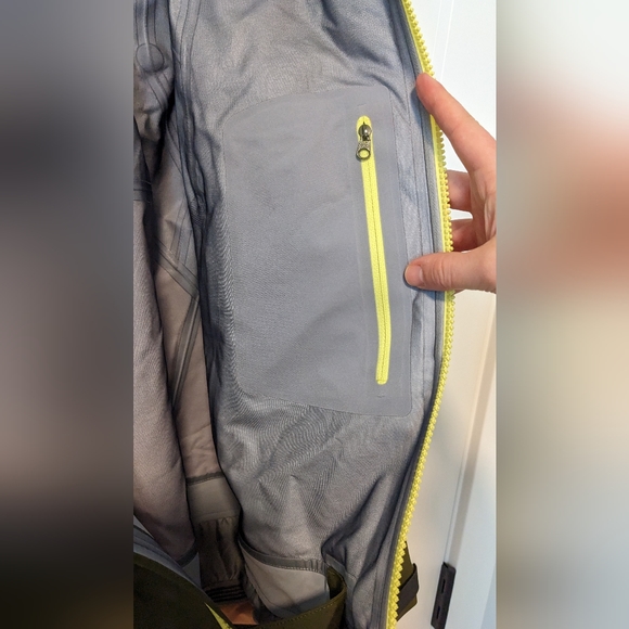 Arcteryx Sentinel Ski/Snowboard Jacket - Picture 2 of 12